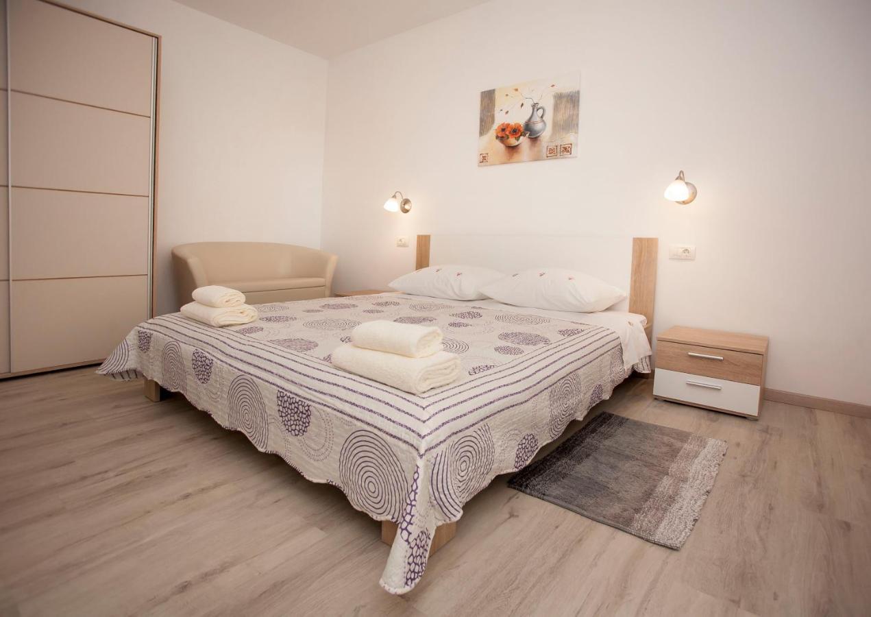 Apartmani Dragica Ровинь Экстерьер фото