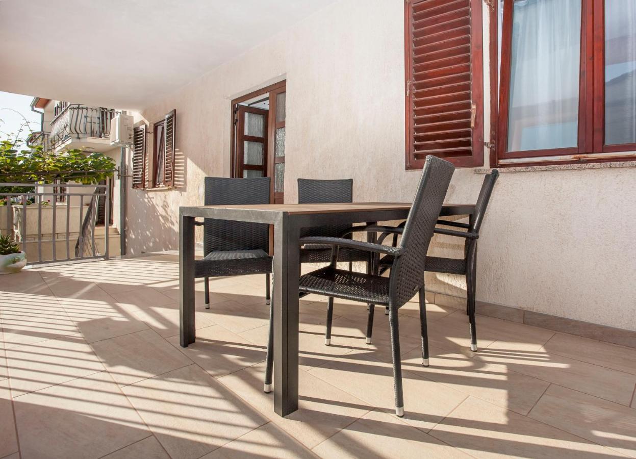 Apartmani Dragica Ровинь Экстерьер фото